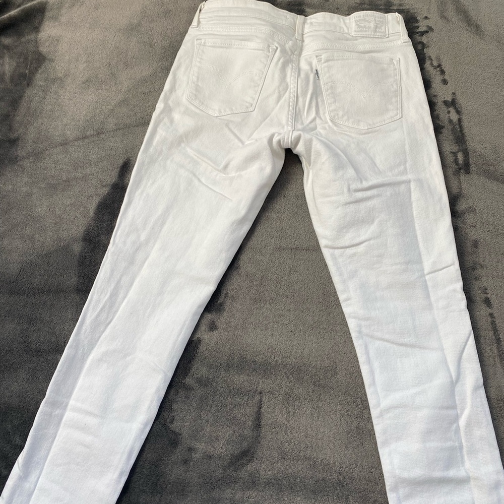 White levi’s - Picture 2 of 4